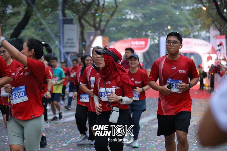 Race photo from ONE RUN 10 K
