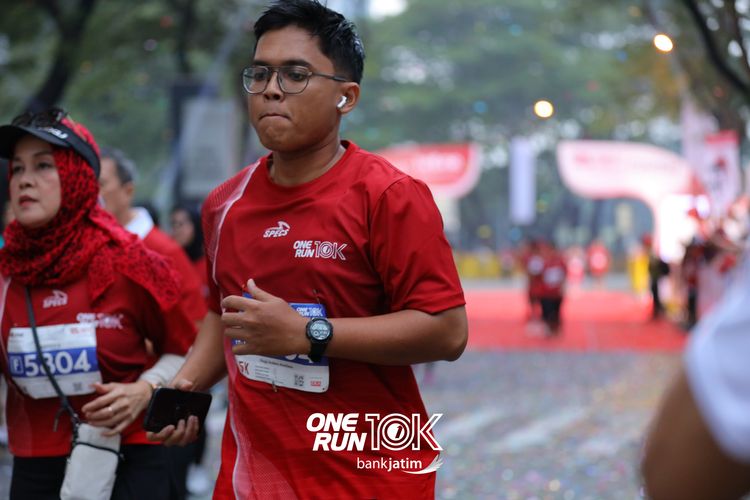 Race photo from ONE RUN 10 K