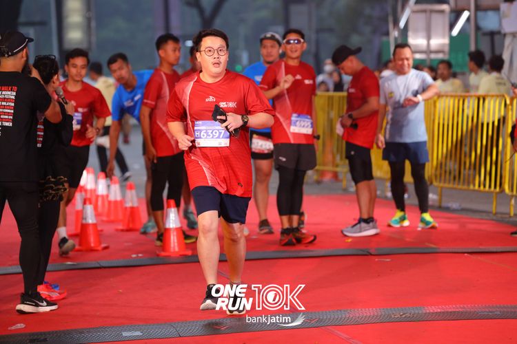 Race photo from ONE RUN 10 K