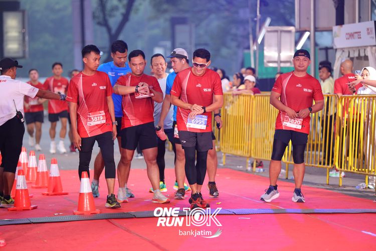 Race photo from ONE RUN 10 K