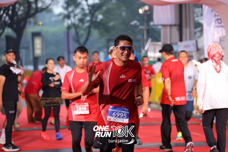 Race photo from ONE RUN 10 K