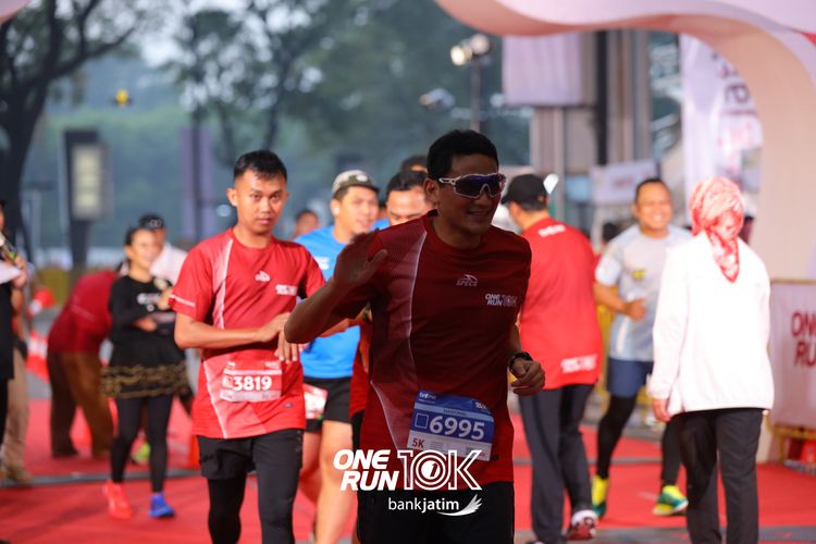 Race photo from ONE RUN 10 K