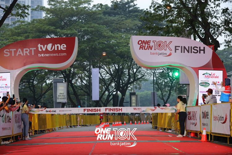 Race photo from ONE RUN 10 K