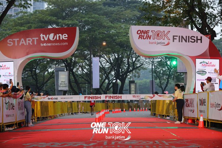 Race photo from ONE RUN 10 K