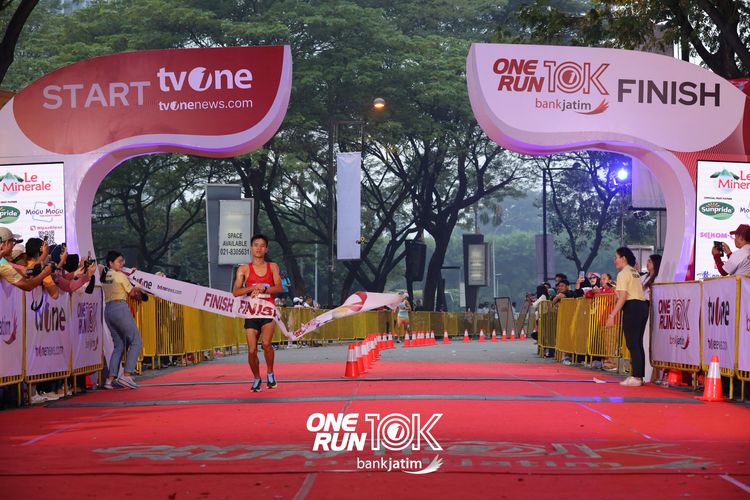 Race photo from ONE RUN 10 K