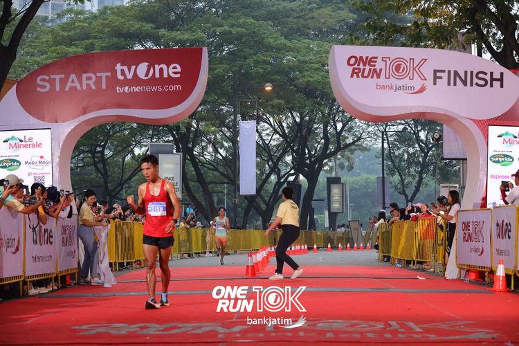 Race photo from ONE RUN 10 K