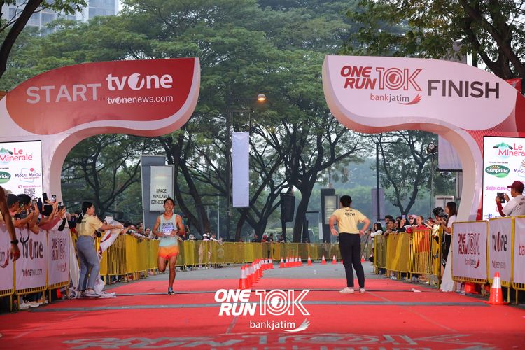 Race photo from ONE RUN 10 K