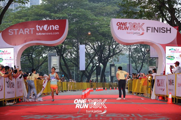 Race photo from ONE RUN 10 K