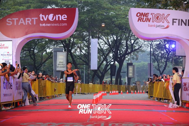 Race photo from ONE RUN 10 K