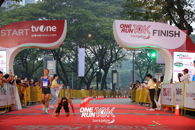 Race photo from ONE RUN 10 K