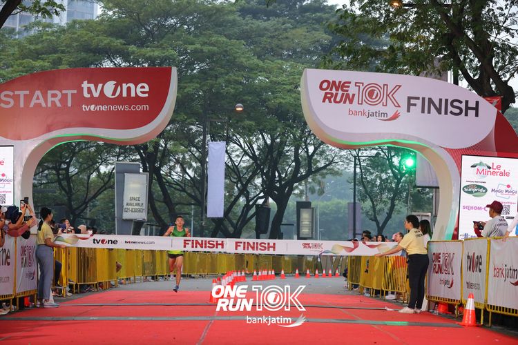 Race photo from ONE RUN 10 K