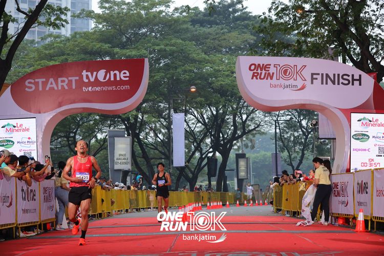 Race photo from ONE RUN 10 K