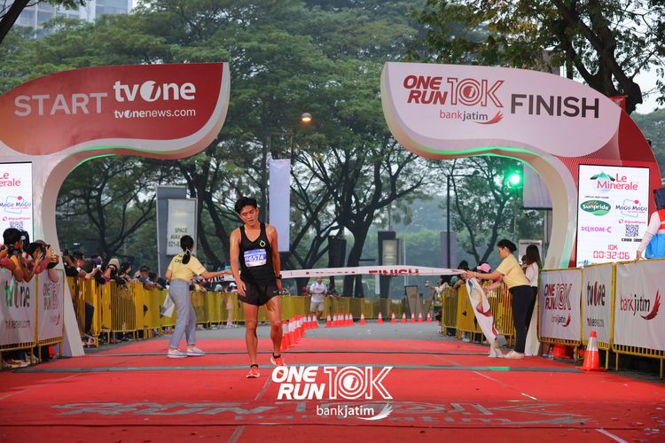 Race photo from ONE RUN 10 K