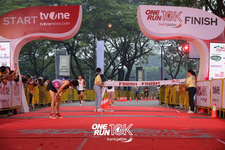 Race photo from ONE RUN 10 K