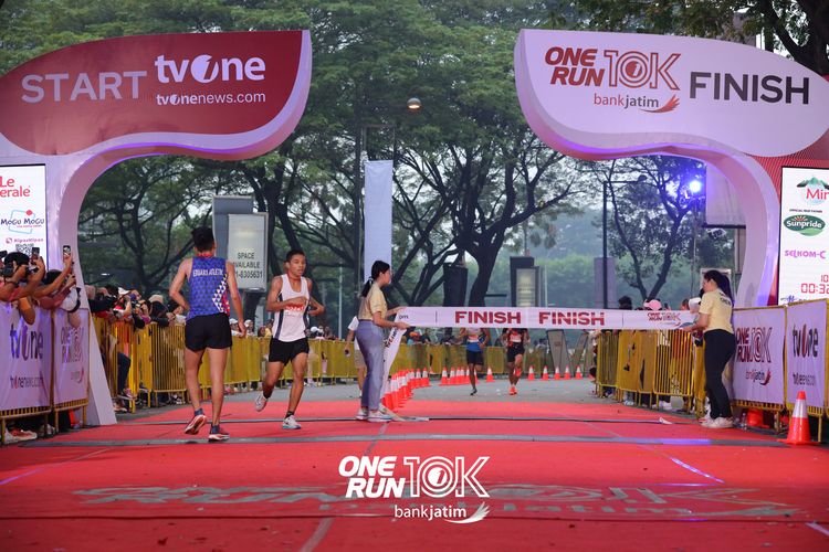 Race photo from ONE RUN 10 K