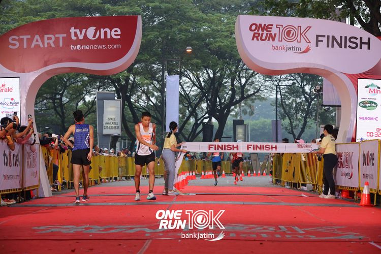 Race photo from ONE RUN 10 K