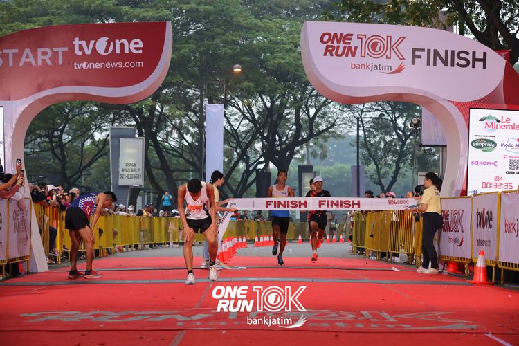 Race photo from ONE RUN 10 K