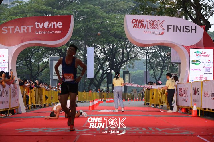 Race photo from ONE RUN 10 K