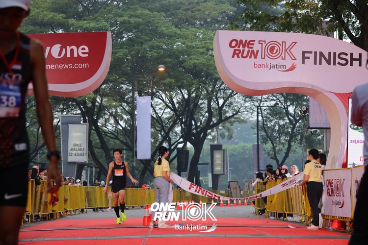 Race photo from ONE RUN 10 K