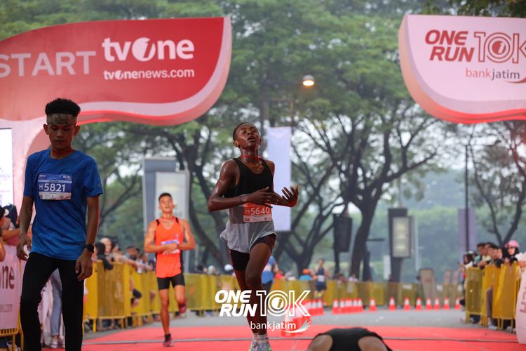 Race photo from ONE RUN 10 K