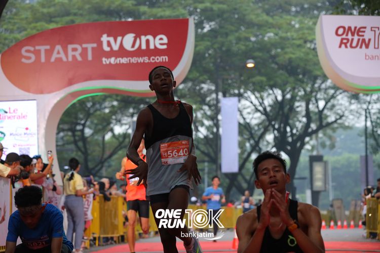 Race photo from ONE RUN 10 K