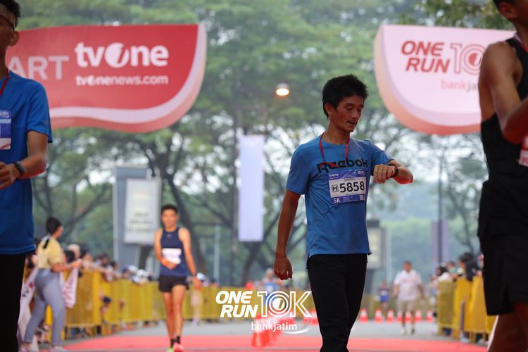 Race photo from ONE RUN 10 K