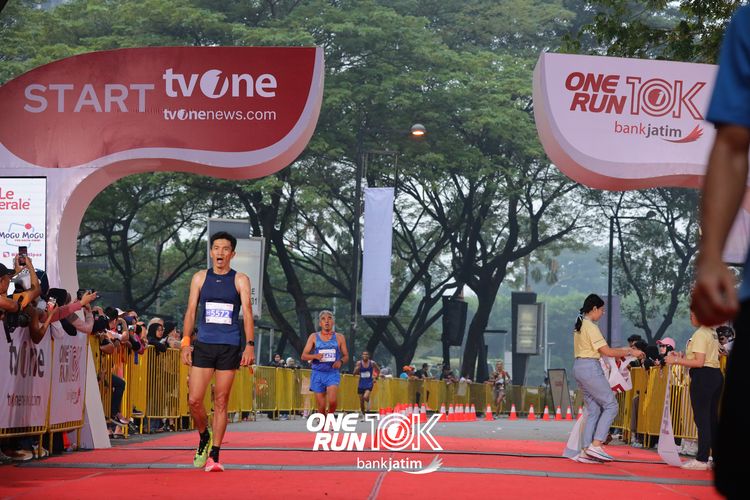 Race photo from ONE RUN 10 K
