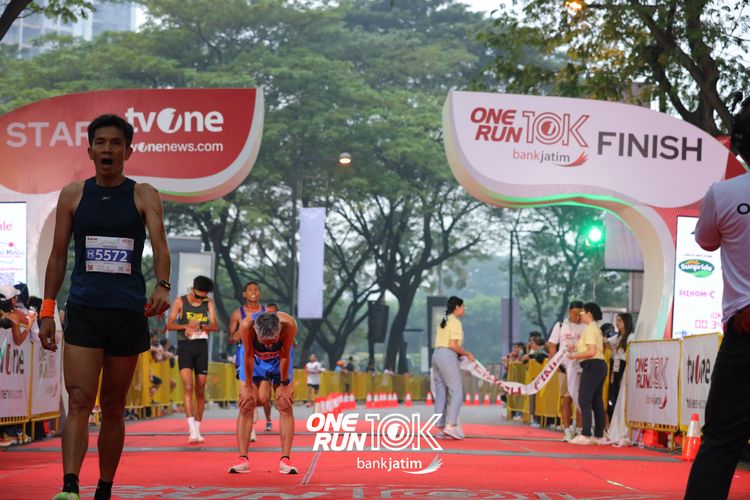 Race photo from ONE RUN 10 K