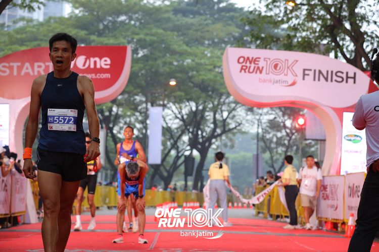 Race photo from ONE RUN 10 K