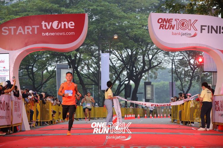 Race photo from ONE RUN 10 K
