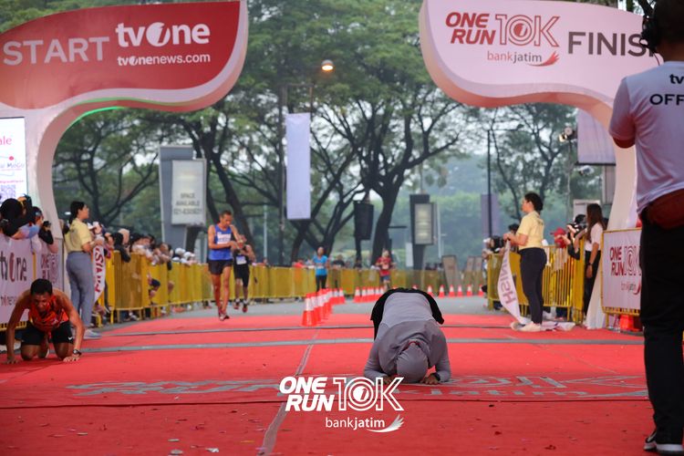 Race photo from ONE RUN 10 K