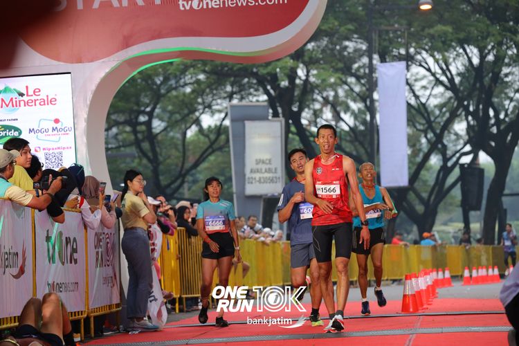 Race photo from ONE RUN 10 K