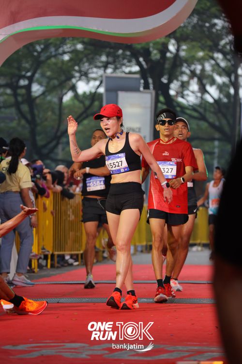 Race photo from ONE RUN 10 K