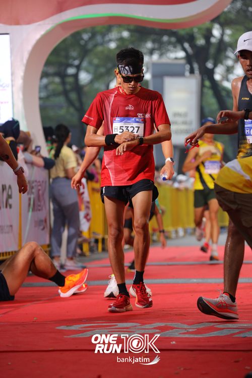 Race photo from ONE RUN 10 K