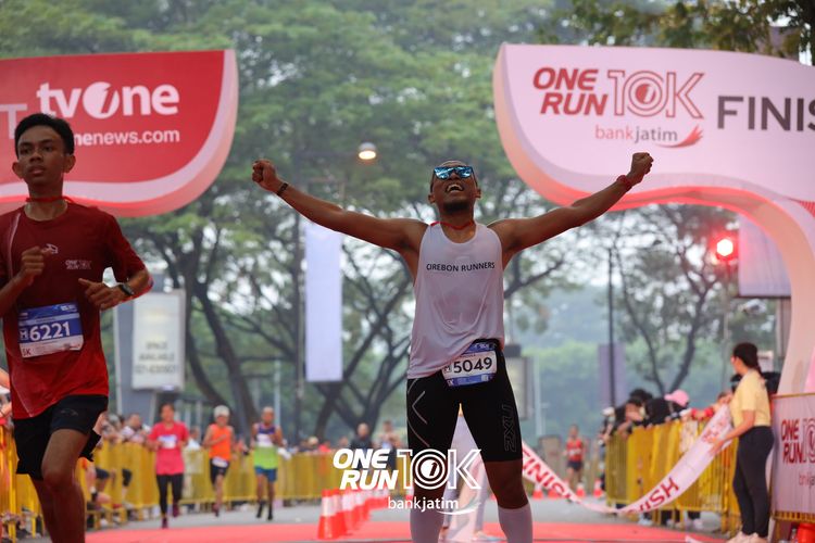 Race photo from ONE RUN 10 K