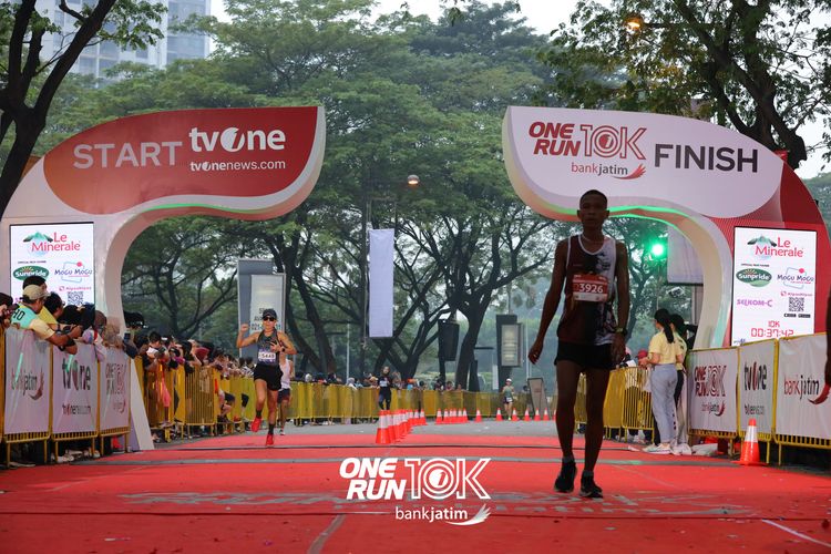 Race photo from ONE RUN 10 K