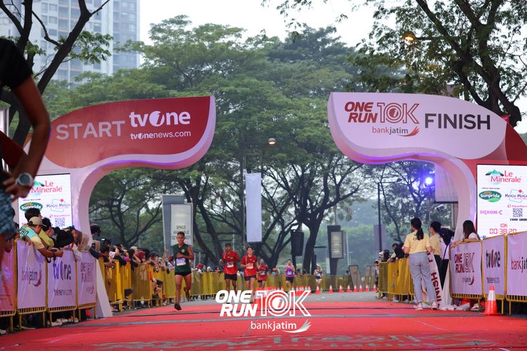 Race photo from ONE RUN 10 K