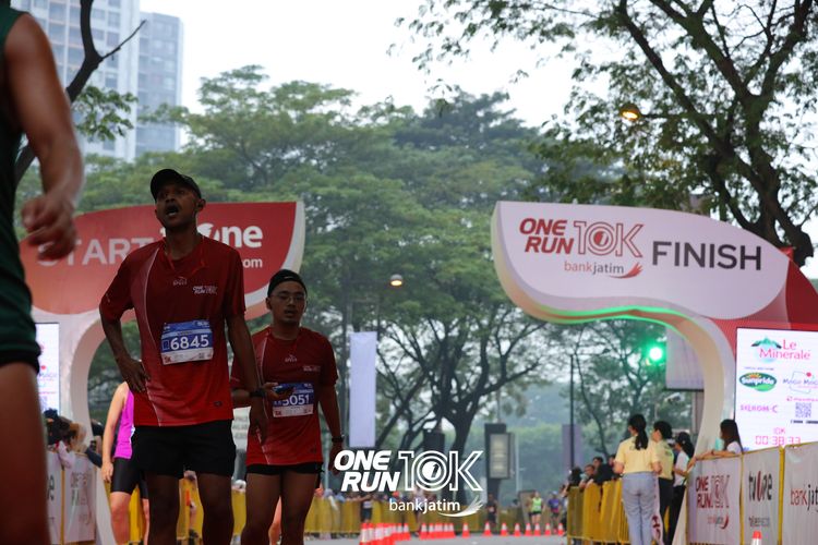 Race photo from ONE RUN 10 K