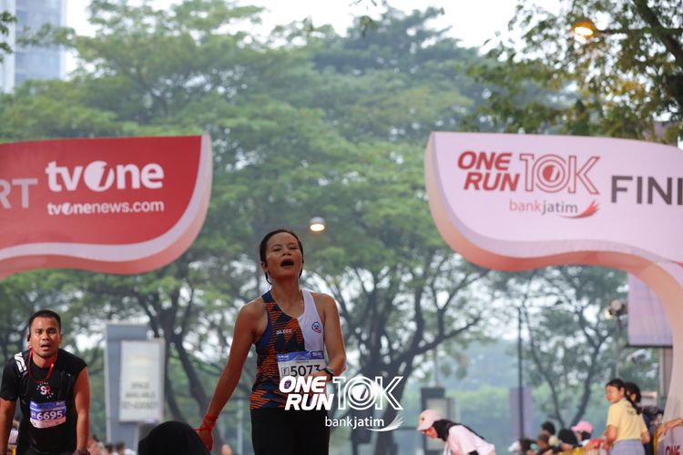 Race photo from ONE RUN 10 K