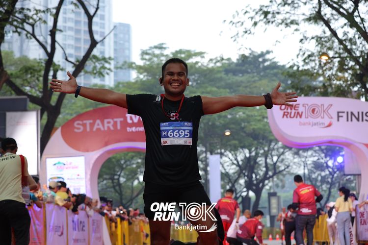 Race photo from ONE RUN 10 K