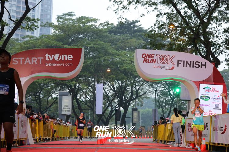 Race photo from ONE RUN 10 K