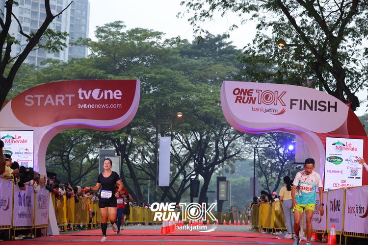 Race photo from ONE RUN 10 K