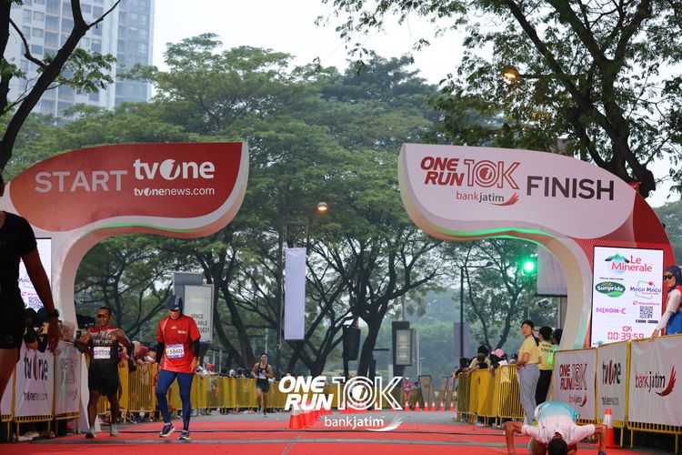 Race photo from ONE RUN 10 K