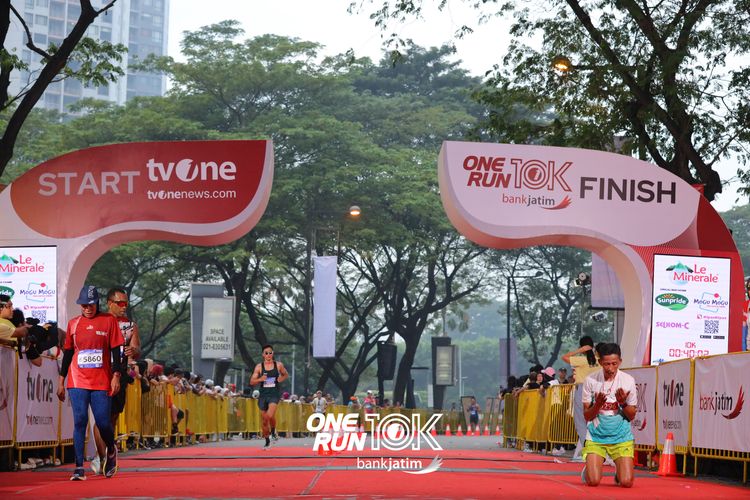 Race photo from ONE RUN 10 K