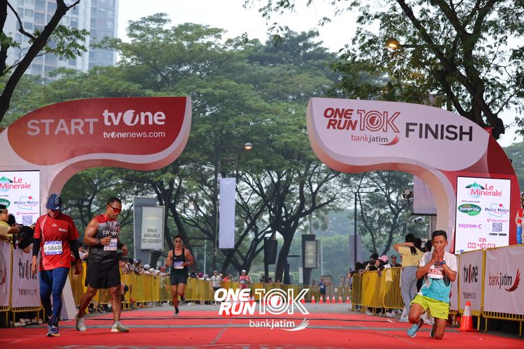 Race photo from ONE RUN 10 K
