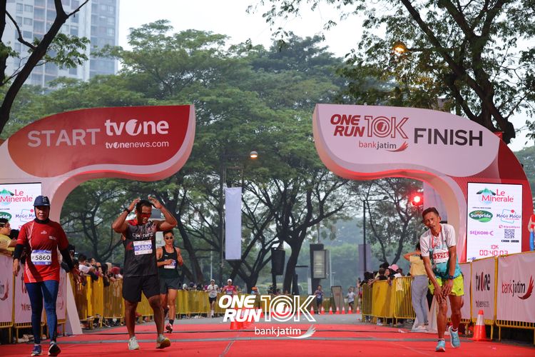 Race photo from ONE RUN 10 K