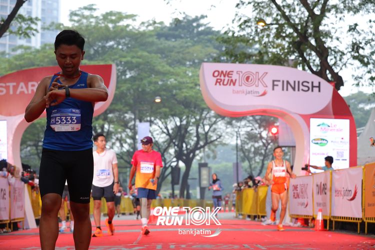 Race photo from ONE RUN 10 K