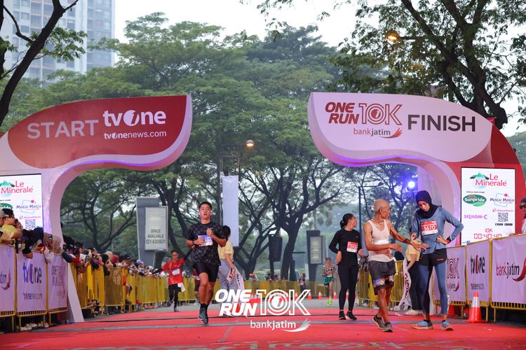 Race photo from ONE RUN 10 K