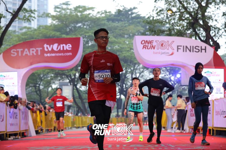 Race photo from ONE RUN 10 K