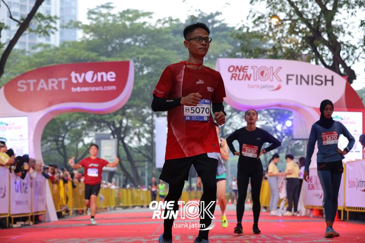 Race photo from ONE RUN 10 K